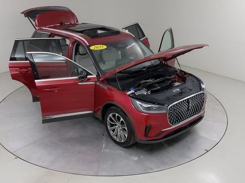 Used 2025 Lincoln Aviator Reserve w/ Luxury Package AWD/4WD image 51