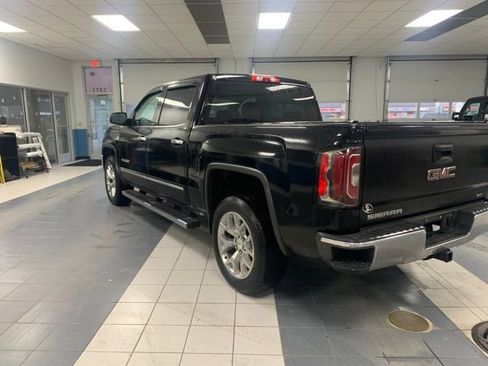 Used 2018 GMC Sierra 1500 SLT w/ SLT Premium Package image 3