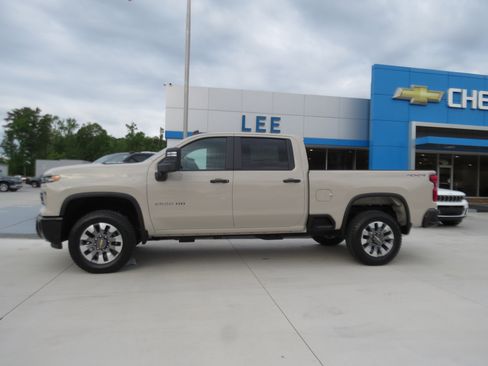 New 2026 Chevrolet Silverado 2500 Custom AWD/4WD image 2