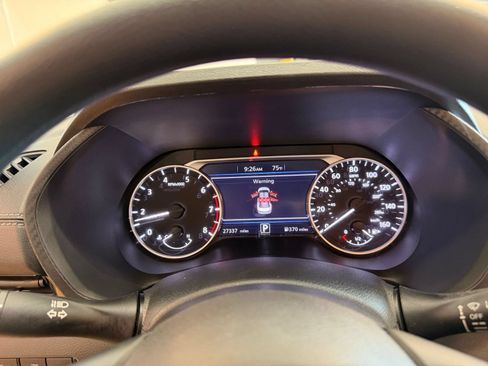 Used 2025 Nissan Sentra SV FWD image 39