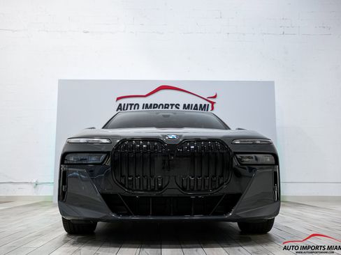 Used 2023 BMW 760i xDrive w/ Executive Package AWD/4WD image 35