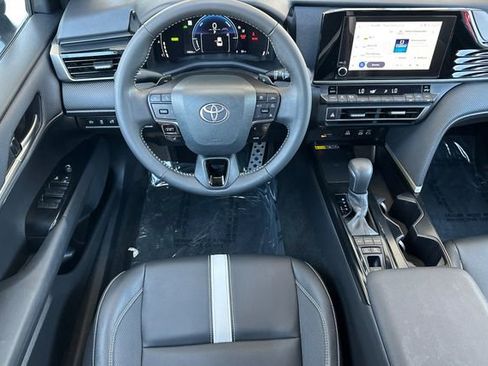Used 2025 Toyota Camry SE w/ Convenience Package FWD image 16