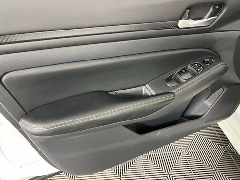 Used 2025 Nissan Altima 2.5 SV image 24