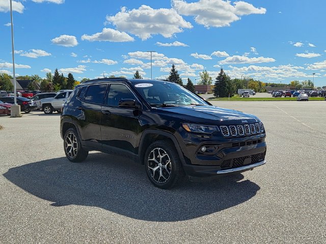 Used 2024 Jeep Compass Limited AWD/4WD image 4