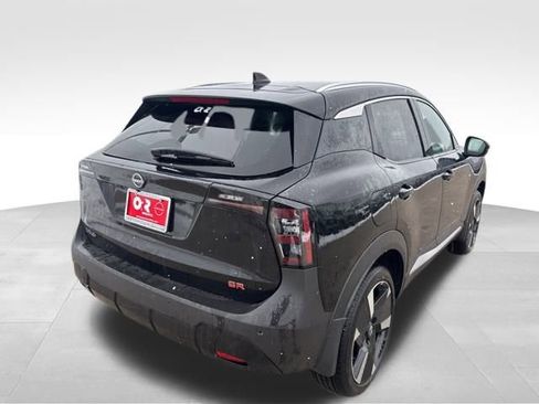 New 2026 Nissan Kicks SR FWD image 5