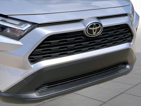 Used 2025 Toyota RAV4 XLE AWD/4WD image 31