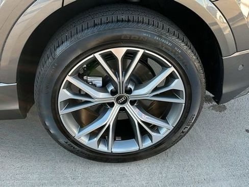 Used 2024 Audi Q8 Premium Plus image 22