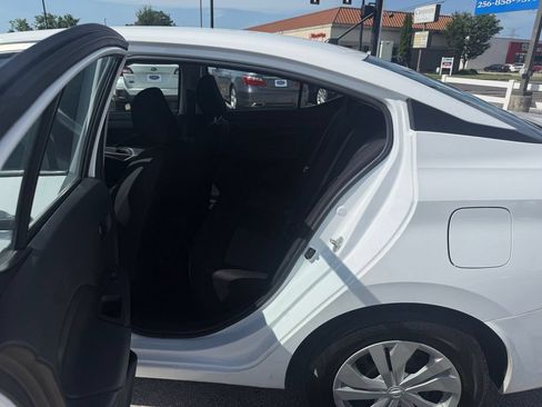Used 2023 Nissan Versa S FWD image 12