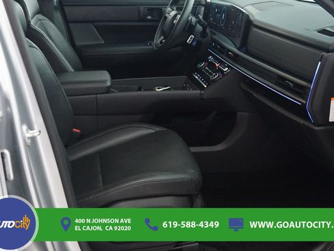 Used 2024 Hyundai Santa Fe Calligraphy AWD/4WD image 8