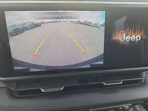 Used 2024 Jeep Wrangler Sahara image 17