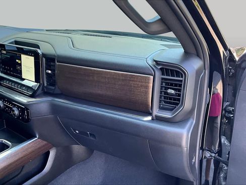 Used 2023 Chevrolet Silverado 1500 High Country RWD image 18
