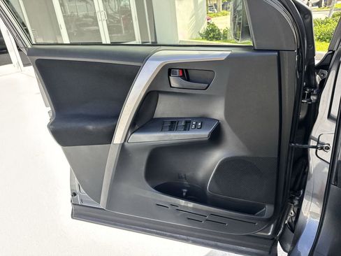 Used 2017 Toyota RAV4 LE FWD image 38