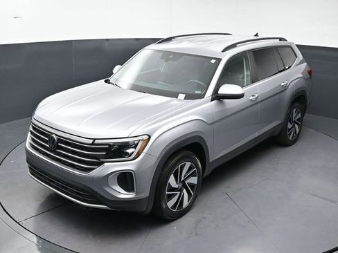 Used 2025 Volkswagen Atlas SE FWD image 33
