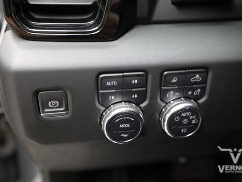 Used 2024 GMC Sierra 2500 AT4 w/ AT4 Premium Plus Package AWD/4WD image 16