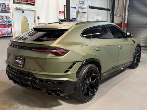Used 2024 Lamborghini Urus S AWD/4WD image 6
