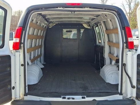 Used 2024 GMC Savana 2500 w/ Driver Convenience Package RWD image 33