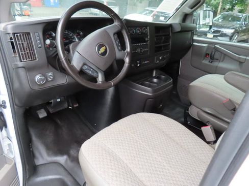 Used 2021 Chevrolet Express 2500 w/ Driver Convenience Package RWD image 9