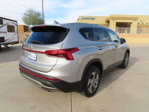 Used 2022 Hyundai Santa Fe SE image 8