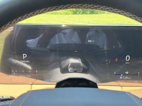 Certified 2025 Nissan Armada Platinum Reserve AWD/4WD image 31