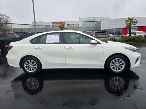 Used 2022 Kia Forte Sedan image 6