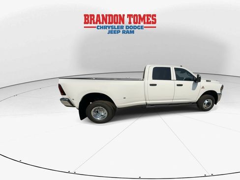 New 2026 RAM 3500 Tradesman AWD/4WD image 9