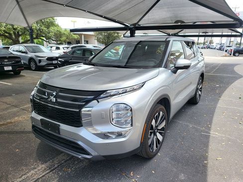 Used 2025 Mitsubishi Outlander SE AWD/4WD image 1