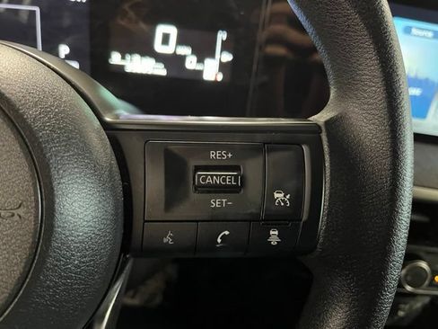 Used 2025 Nissan Kicks SV AWD/4WD image 23