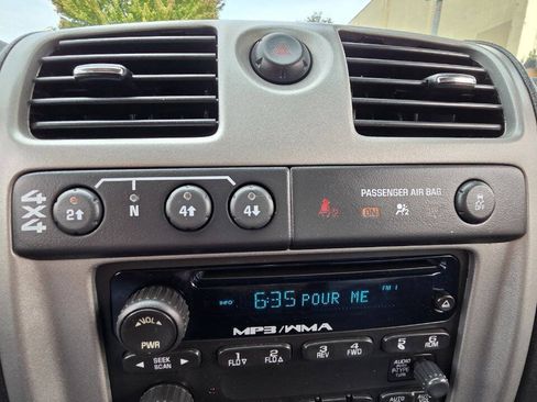 Used 2012 Chevrolet Colorado LT AWD/4WD image 12