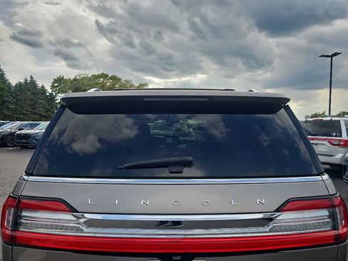 Used 2019 Lincoln Navigator Reserve w/ Cargo Package AWD/4WD image 6