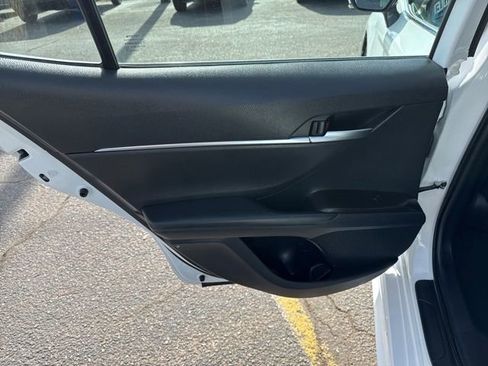 Used 2024 Toyota Camry SE image 12