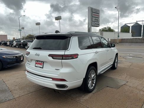 Used 2022 Jeep Grand Cherokee L Summit w/ Advanced Protech Group IV AWD/4WD image 6