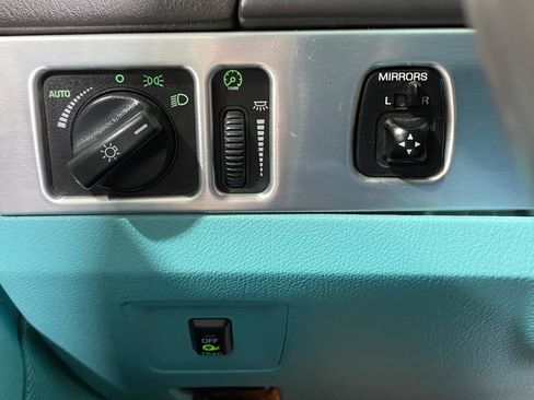 Used 2002 Ford Thunderbird Deluxe image 26