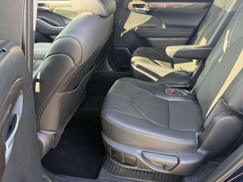 Used 2022 Toyota Highlander Limited AWD/4WD image 29