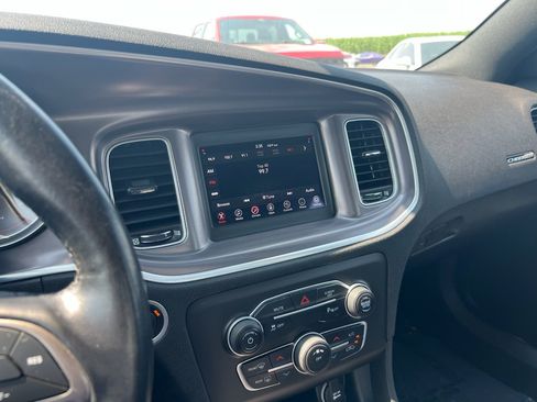 Used 2021 Dodge Charger SXT w/ Leather Interior Group RWD image 8