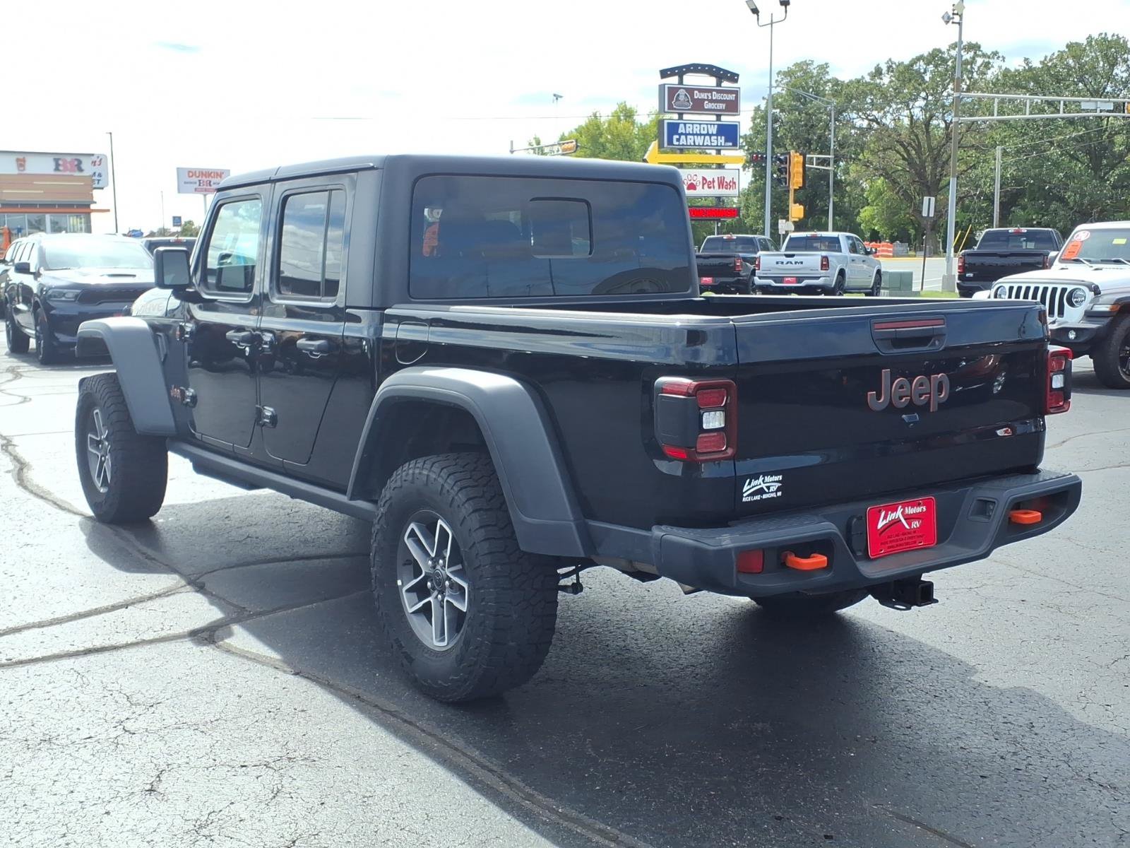 Used 2026 Jeep Gladiator Mojave AWD/4WD image 6