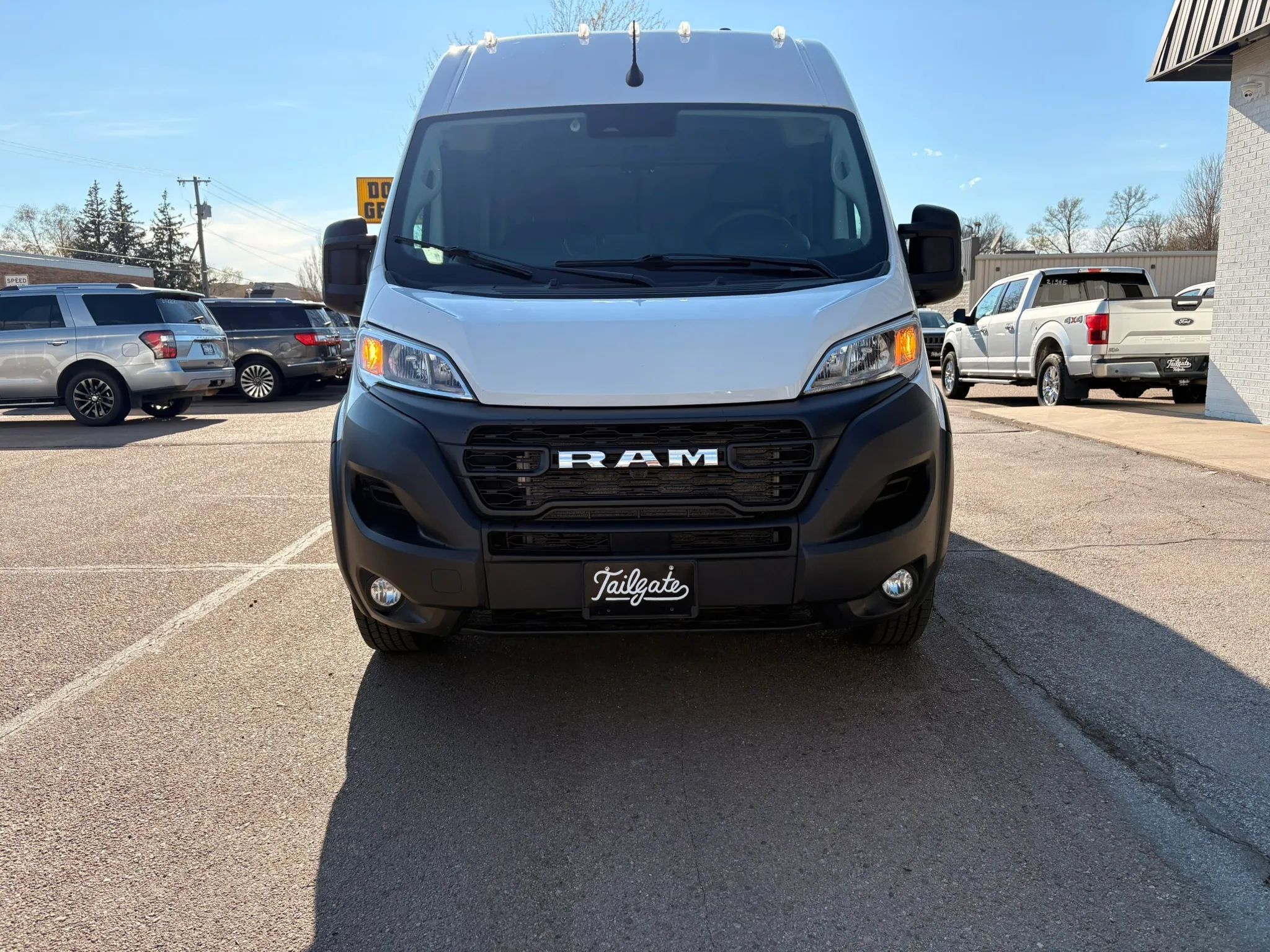 Used 2025 RAM ProMaster 2500 w/ Convenience Group FWD image 5