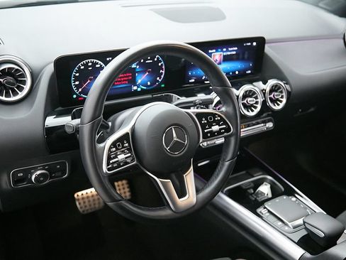 Used 2023 Mercedes-Benz GLA 250 4MATIC image 13