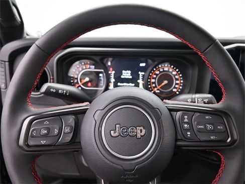 Used 2024 Jeep Gladiator Rubicon w/ Safety Group image 19