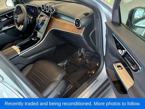 Used 2025 Mercedes-Benz GLC 300 4MATIC image 36
