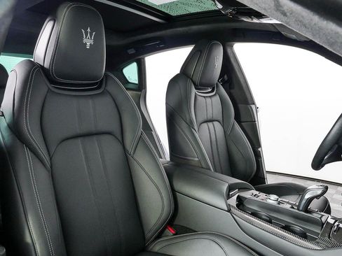 Used 2022 Maserati Levante Modena AWD/4WD image 24