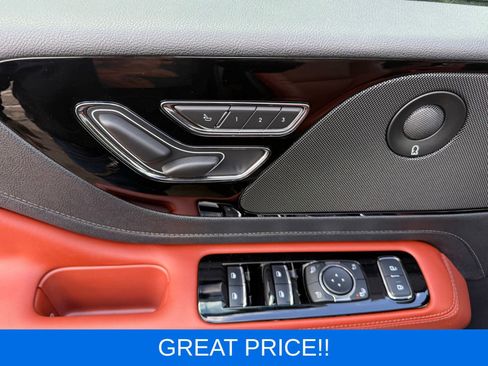 Used 2025 Lincoln Aviator Reserve w/ Illumination Package AWD/4WD image 17