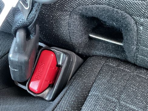 Used 2025 Honda HR-V LX image 16