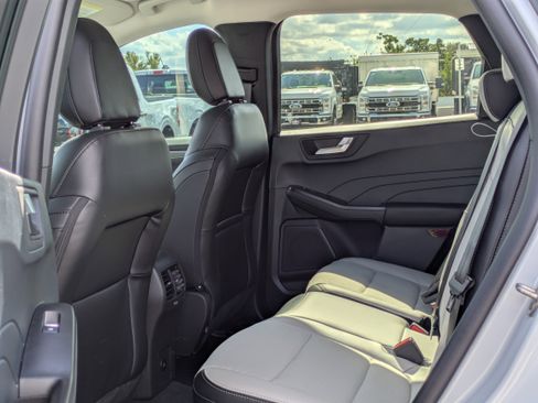 New 2026 Ford Escape SE FWD image 16