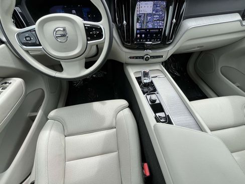 Certified 2023 Volvo XC60 B5 Ultimate w/ Climate Package AWD/4WD image 19