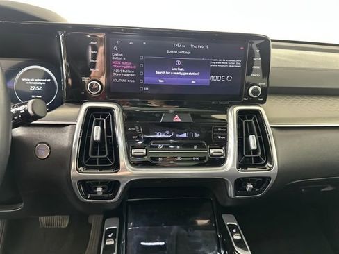 Used 2023 Kia Sorento SX image 21