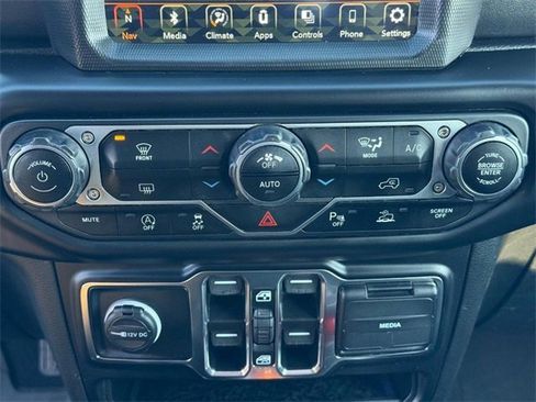 Certified 2022 Jeep Wrangler Unlimited Sahara image 24