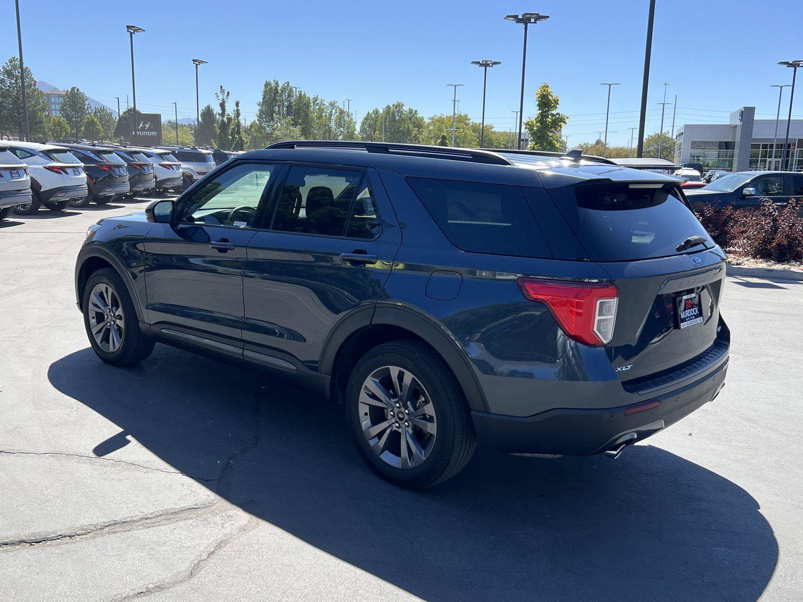 Used 2022 Ford Explorer XLT w/ Equipment Group 202A AWD/4WD image 19
