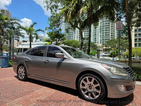 Used 2013 Hyundai Equus Signature RWD image 5