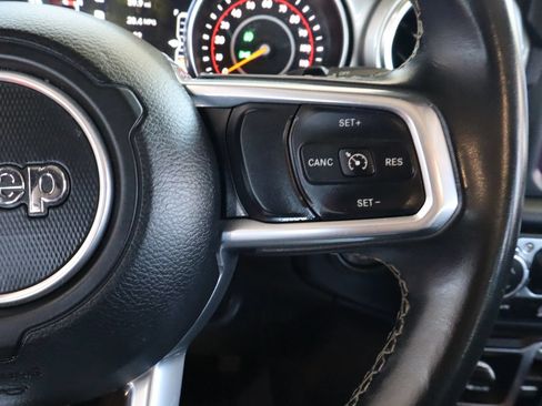 Used 2019 Jeep Wrangler Unlimited Sahara w/ Uconnect 4C Nav & Sound Group AWD/4WD image 26
