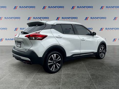Used 2019 Nissan Kicks SR w/ SR Premium Package FWD image 5